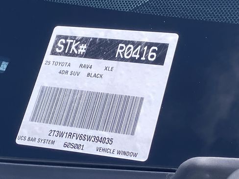 Certified 2025 Toyota RAV4 XLE FWD image 31