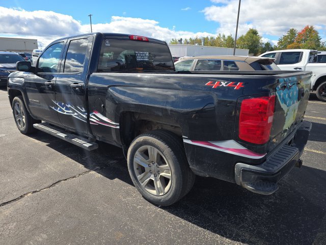 Used 2019 Chevrolet Silverado 1500 Custom w/ Custom Convenience Package AWD/4WD image 4