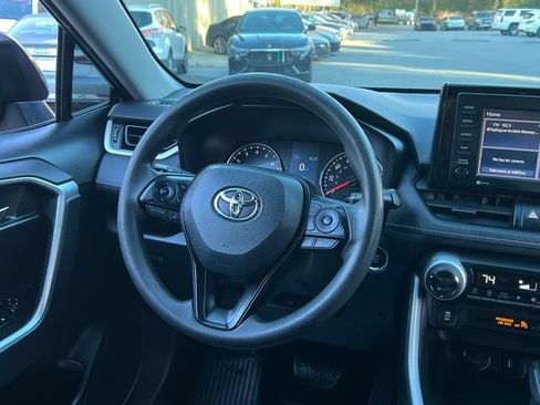 Used 2020 Toyota RAV4 XLE image 18