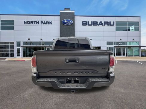 Used 2023 Toyota Tacoma TRD Sport image 4