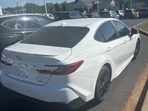 Used 2026 Toyota Camry SE image 3