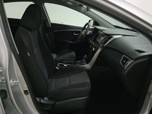 Used 2017 Hyundai Elantra GT image 11