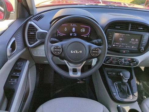 Used 2023 Kia Soul LX image 14