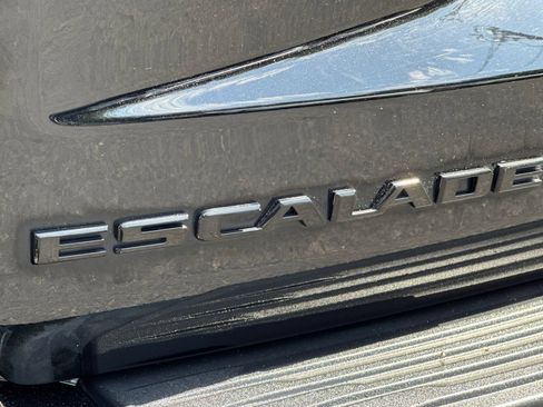 Used 2021 Cadillac Escalade ESV Sport AWD/4WD image 13