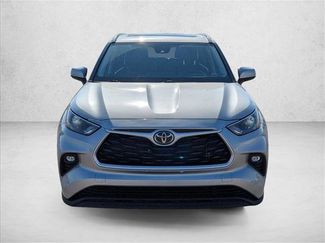 Used 2022 Toyota Highlander XLE video 2