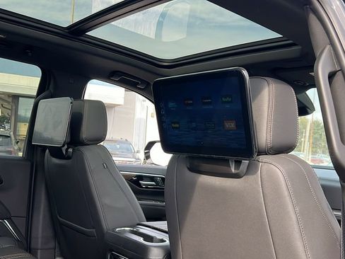 New 2026 Chevrolet Suburban High Country image 12