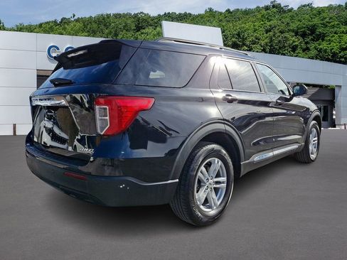Used 2023 Ford Explorer XLT image 6