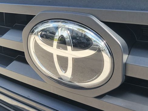 Used 2022 Toyota Tacoma SR w/ SR Convenience Package RWD image 10