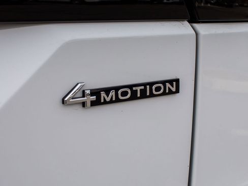 Used 2024 Volkswagen Atlas Peak Edition SE image 13