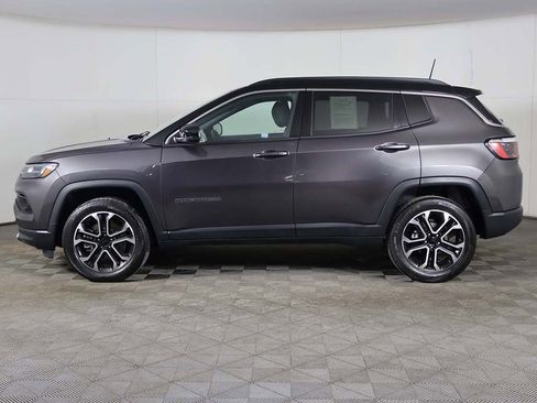 Used 2023 Jeep Compass Limited image 17