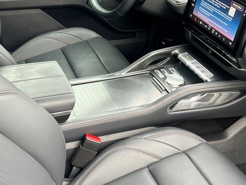 Certified 2025 Lincoln Nautilus Premier w/ Equipment Group 102A image 12