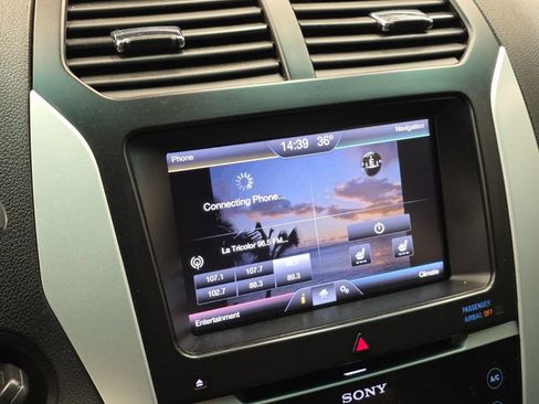 Used 2014 Ford Explorer Sport image 36