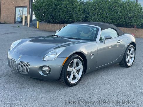 Used 2006 Pontiac Solstice Convertible w/ Premium Package RWD image 3