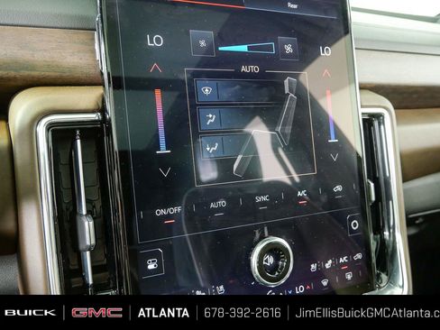 Used 2025 GMC Yukon XL Denali Ultimate w/ LPO, Floor Liner Package AWD/4WD image 17