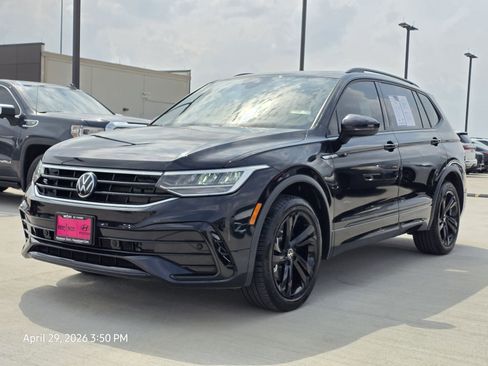 Used 2024 Volkswagen Tiguan SE R-Line FWD image 2