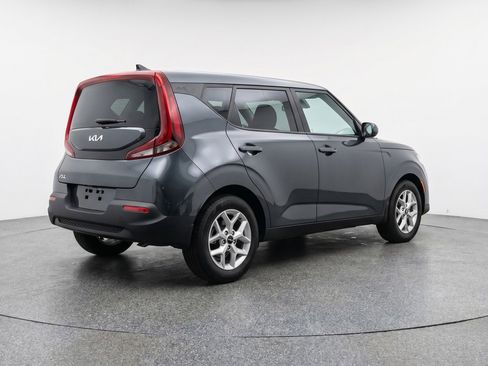 Used 2025 Kia Soul LX w/ LX Technology Package FWD image 9