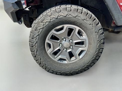 Used 2012 Jeep Wrangler Unlimited Sport AWD/4WD image 28