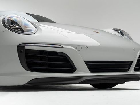 Used 2018 Porsche 911 Carrera image 47