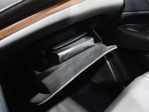 Used 2020 Cadillac Escalade Premium Luxury image 40