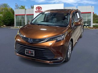 Certified 2023 Toyota Sienna XLE w/ XLE Plus Package video 1