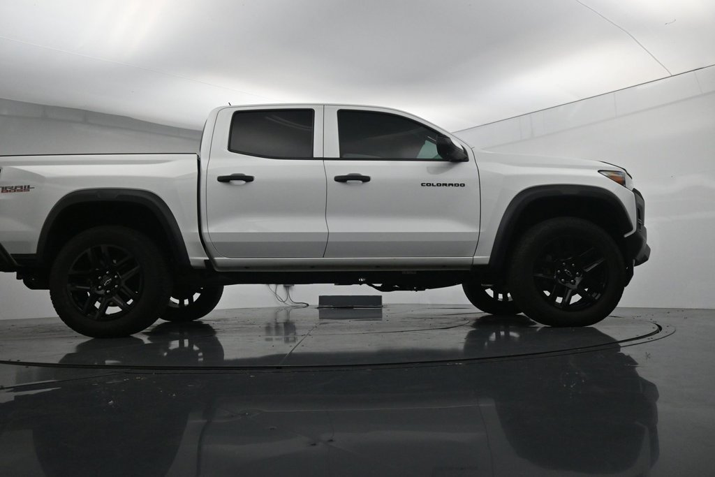 Used 2024 Chevrolet Colorado Trail Boss w/ Technology Package AWD/4WD image 38