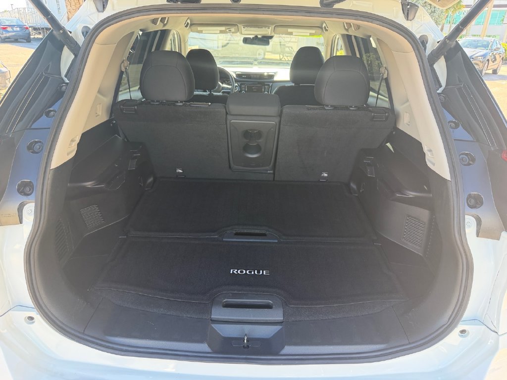 Used 2019 Nissan Rogue SV FWD image 16
