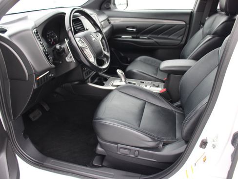 Used 2019 Mitsubishi Outlander SEL image 12