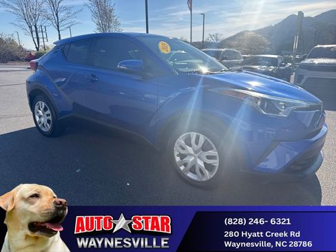 Used 2019 Toyota C-HR LE image 1