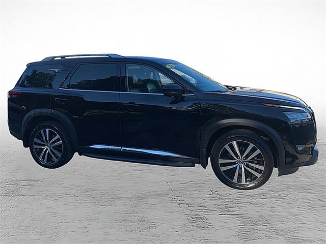 Used 2024 Nissan Pathfinder Platinum w/ Lighting Package (N93) AWD/4WD image 1