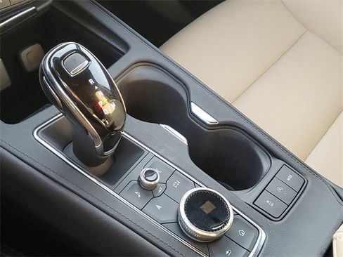 Certified 2024 Cadillac XT4 Luxury image 18