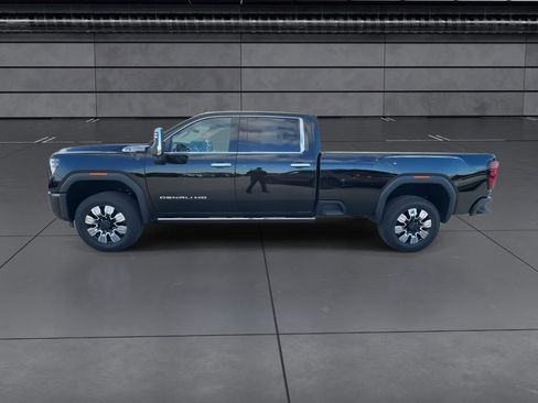 Used 2025 GMC Sierra 3500 Denali w/ Denali Reserve Package image 5