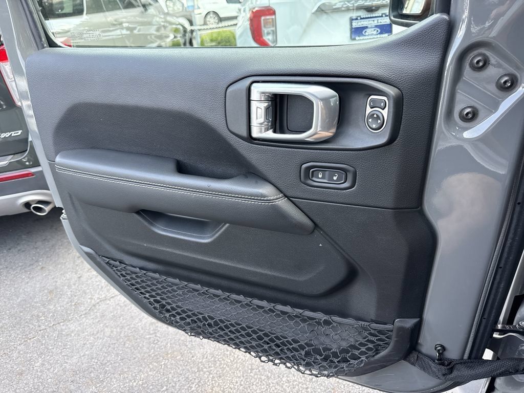 Used 2021 Jeep Wrangler Unlimited Sahara AWD/4WD image 25