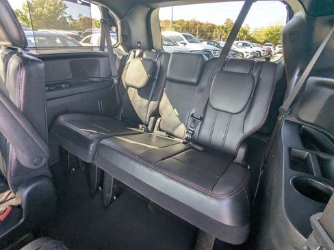 Used 2017 Dodge Grand Caravan GT image 25