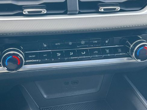 New 2026 Chevrolet Equinox LT w/ Convenience Package II image 18