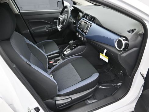 New 2025 Nissan Versa SV w/ Trunk Package FWD image 21