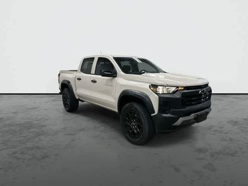 Used 2026 Chevrolet Colorado Trail Boss AWD/4WD image 5