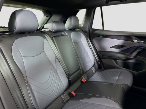 New 2026 Volkswagen Tiguan SE R-Line image 27