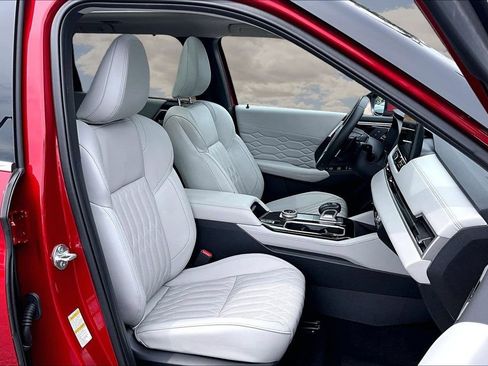 Used 2025 Mitsubishi Outlander SEL FWD image 29
