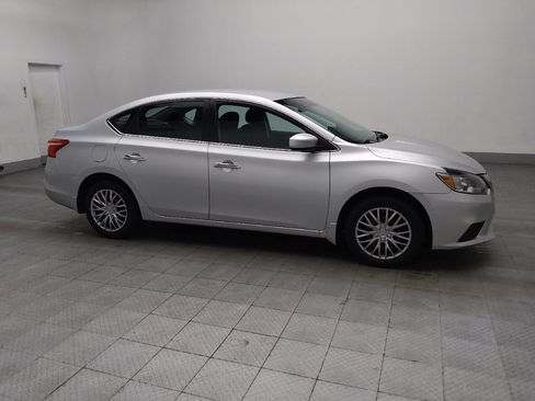 Used 2016 Nissan Sentra S image 11