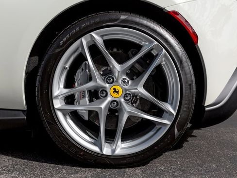 Used 2024 Ferrari Roma Spider image 41