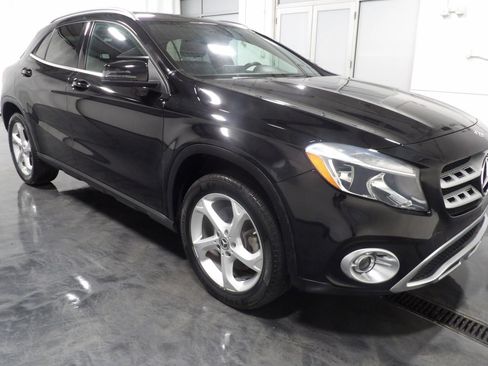 Used 2019 Mercedes-Benz GLA 250 4MATIC image 2