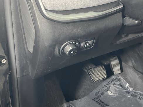 Used 2022 Jeep Compass Latitude w/ Sun and Sound Group image 10