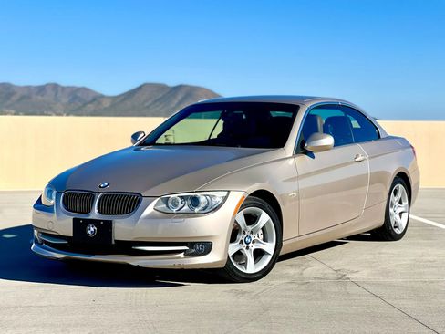 Used 2013 BMW 335i Convertible RWD image 3