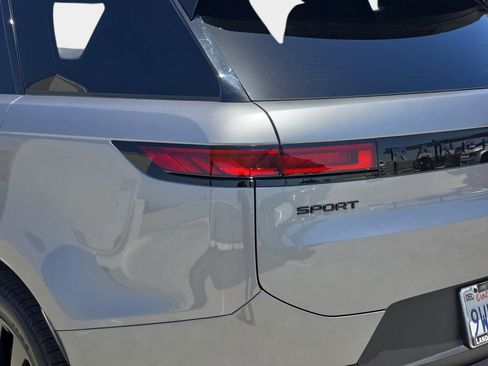Certified 2025 Land Rover Range Rover Sport SE AWD/4WD image 36