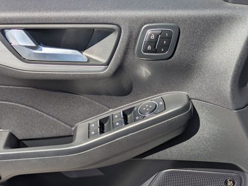 Used 2023 Ford Escape Platinum w/ Premium Technology Package image 11