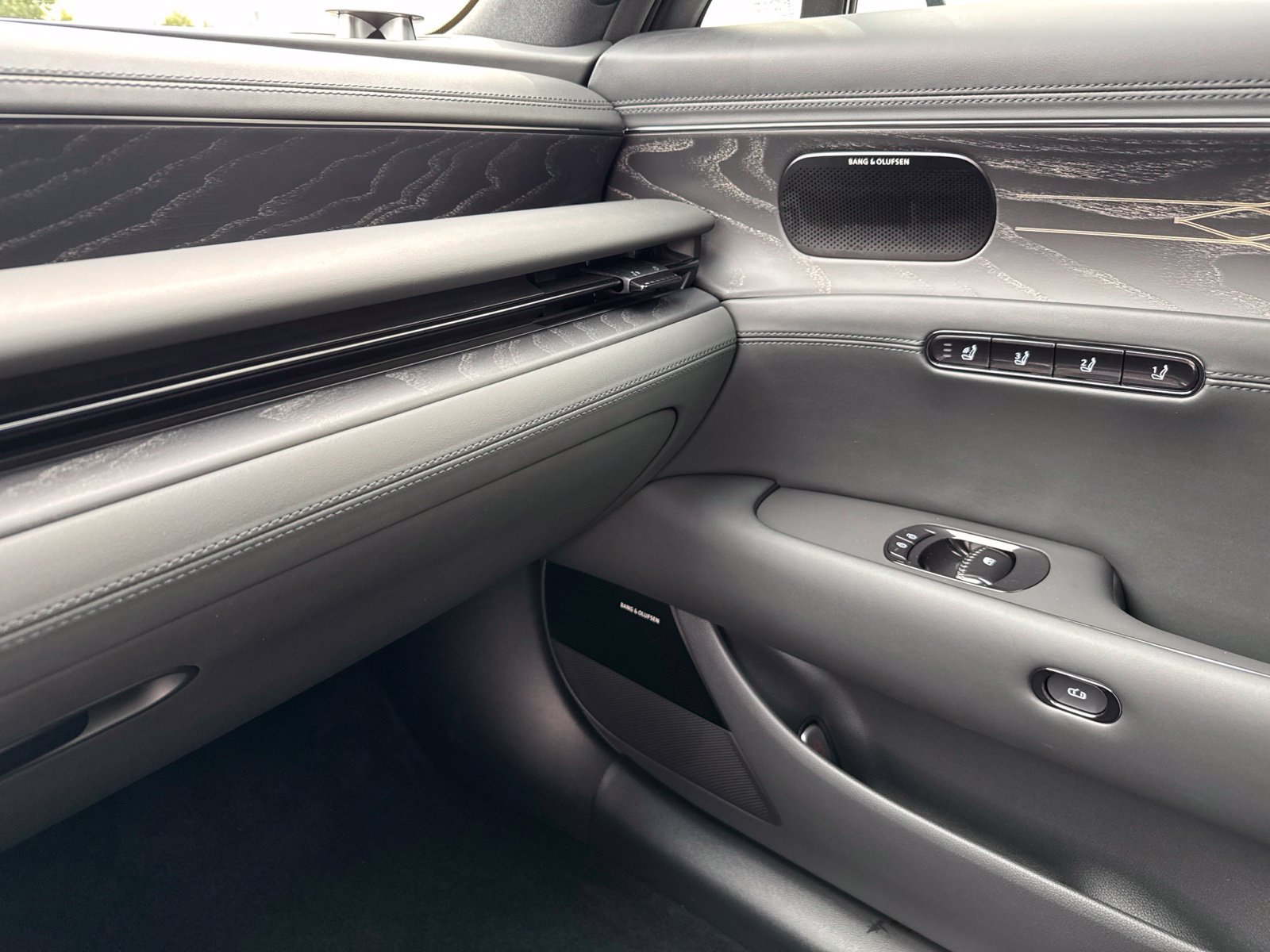 New 2026 Genesis G90 3.5T Prestige AWD/4WD image 29