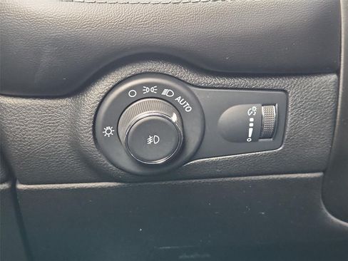 Used 2022 Dodge Durango GT RWD image 17