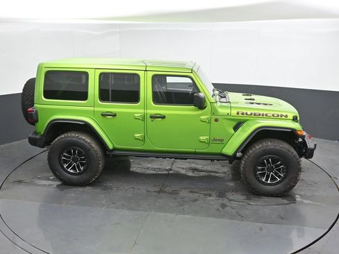 Used 2025 Jeep Wrangler Unlimited Rubicon AWD/4WD image 31