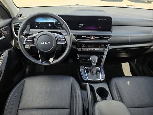 Certified 2024 Kia Seltos EX AWD/4WD image 8