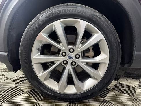 Certified 2023 Ford Explorer Platinum w/ Technology Package AWD/4WD image 13